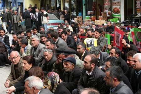 Bdp'liler Halepçe Katliamını Kınadı