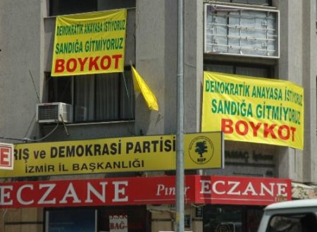 Bdp'liler İzmer'e Gelcek Olan Ahmet Türk Ve Aysel Tuğluk'u Konvoyla Karşılayacak