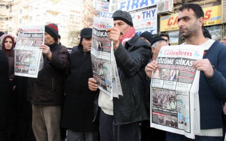 BDP'liler Paris cinayetlerini protesto etti