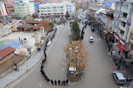 Bdp'liler Tunceli'de Yürüyüş Düzenledi