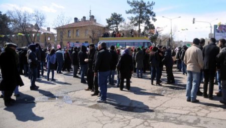 Bdp’nin Kadın Mitingine Katılım Az Olunca Erkekler De Alana Alındı