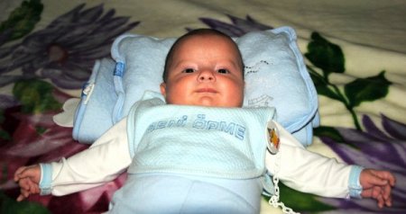 Bebekleri ağız ve çevresinden öpmek ateşli hastalıklara davetiye çıkarıyor