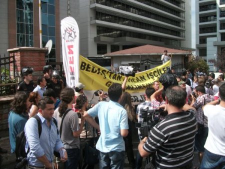 Bedaş Protestosunda Pankart Gerginliği