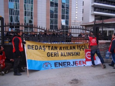 BEDAŞ'ı basan işçilere müdahale