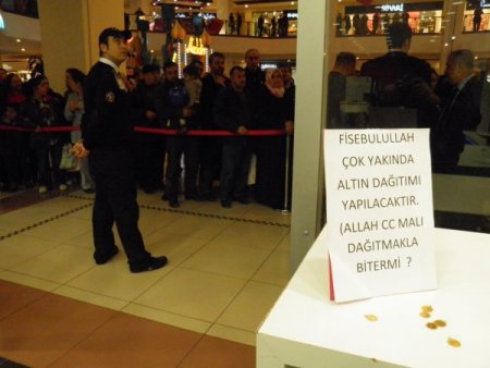 Bedava altın dağıtımına güvenlikçiler 'hayır' dedi