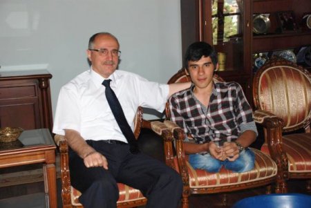 Bedensel engelli gence Vali Özçimen'den destek