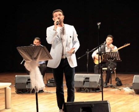 Bedirhan Gökçe, hayranlarıyla buluştu