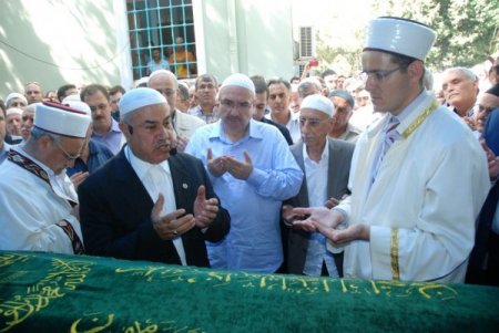 Bediüzzaman'ın talebesi Mustafa Birlik'i binler uğurladı