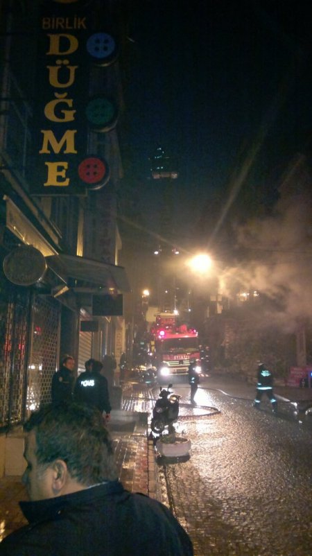 Bekar Evinde Çıkan Yangın Paniğe Sebep Oldu