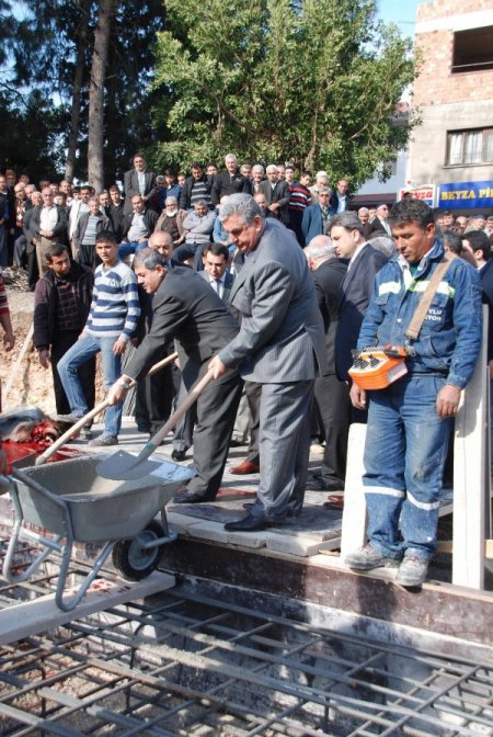 Bekbele Merkez Camii'nin temeli dualarla atıldı