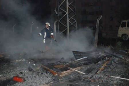 Bekçi Kulübesinde Tüp Patladı:1 Ağır Yaralı