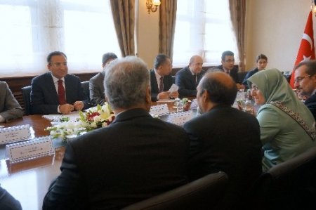 Bekir Bozdağ, İran Cumhurbaşkanı Yardımcısı ile görüştü