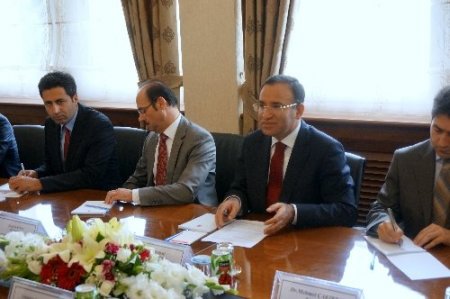 Bekir Bozdağ, İran Cumhurbaşkanı Yardımcısı ile görüştü