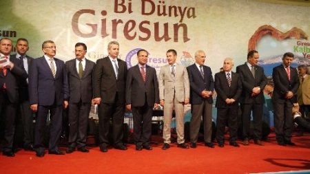 Bekir Bozdağ: Giresun’a dünyada nadir bulunan havalimanı yapılacak