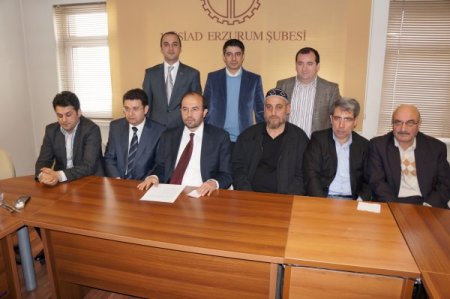 Bekmez: Palandöken, 5 yıldızlı otellerden kurtarılmalı