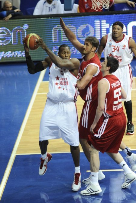 Beko All-Star 2013'te yabancılar, yerlileri 116-115 mağlup etti