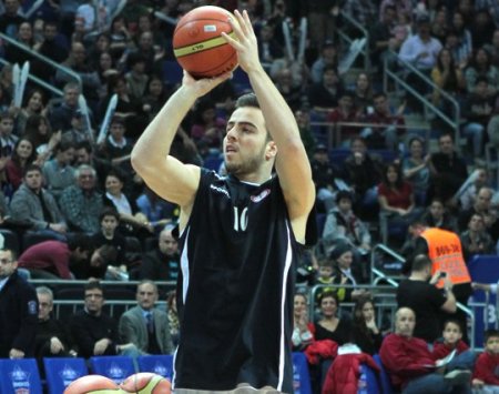 Beko All-Star üç sayı yarışması galibi; Kirk Penney