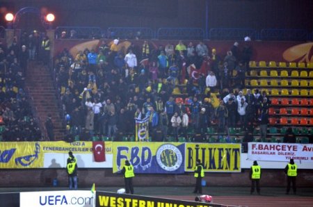 Belarus ordusundan taraftara çay desteği