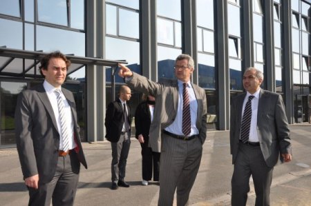 Belçikalı Bakan, Türk Müteşebbislerin Açtığı Okula Hayran Kaldı