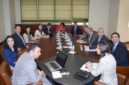 Belçikalı Bakan, Uib'i Ziyaret Etti