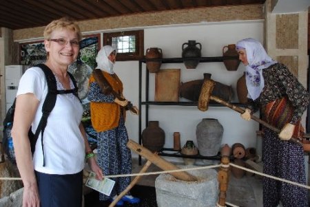 Belçikalı folklorcu Denoz: Kültür, ülkeler arası dostluk köprüsü kurduruyor