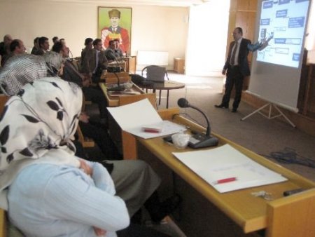 Belediye, Çalışanlarını Tebessüm Eğitimine Aldı