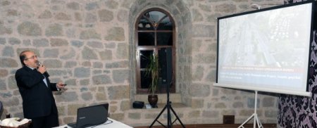 Belediye Başkanı Gümrükçüoğlu, oda başkanları ile buluştu