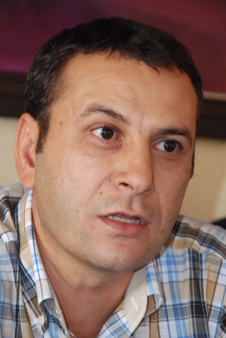 Belediye başkanı otoparkçılardan şikayetçi oldu