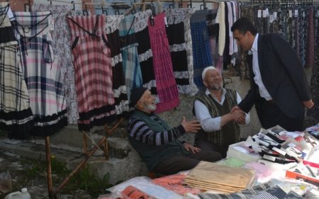 Belediye Başkanı Semt Pazarını Denetledi
