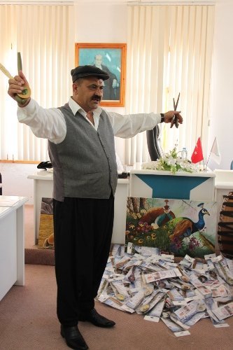 Belediye Başkanı Uslu'nun tahta kaşık oyunu