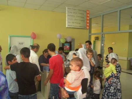 Belediye Başkanı Vatandaşlara Aşıyı Kürtçe Anlattı