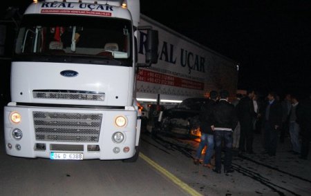 Belediye başkanı ve 3 kişi kazada yaralandı