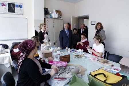 Belediye Başkanı Yaşar, meslek kurslarını ziyaret etti
