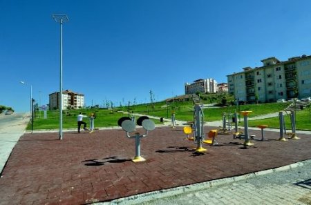 Belediye Kırşehir'i Parklarla Donatıyor