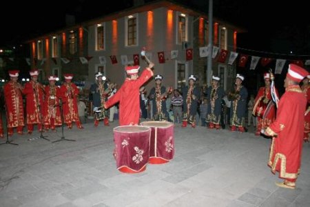 Belediye Kültür Evi Bahçesinde Ramazan Eğlenceleri Başladı