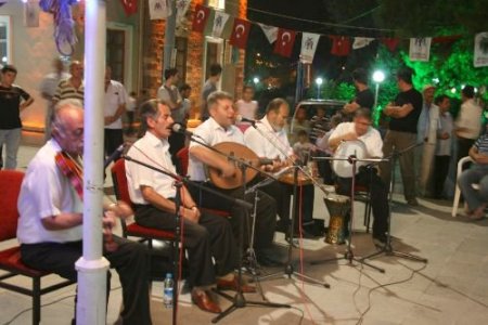 Belediye Kültür Evi Bahçesinde Ramazan Eğlenceleri Başladı