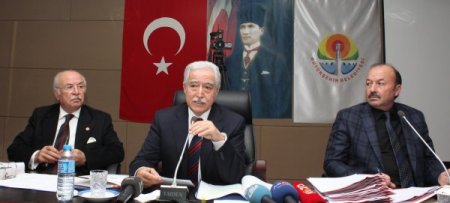 Belediye meclisinin ‘imar değişikliği’ maddeleri komisyona iade edildi