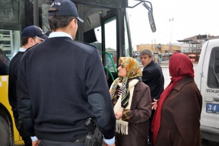 Belediye otobüsüne kayıp cüzdan rötarı