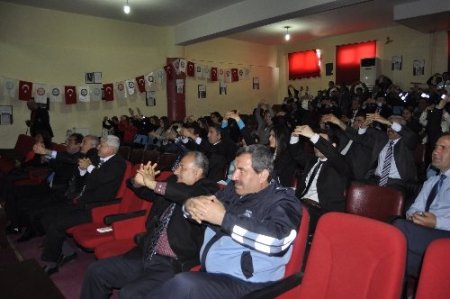 Belediye personeline beden dili eğitimi verildi