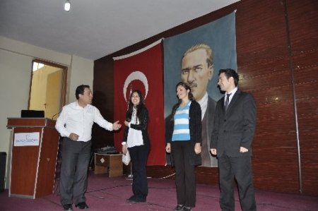 Belediye personeline beden dili eğitimi verildi