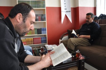 Belediye Sanayide Gençlik Evi Kurdu, Usta Ve Çıraklar Kitap Kurdu Oldu