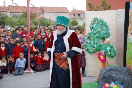 Belediye Tiyatro Topluluğu Dünyaca Ünlü Masalları Tiyatro Sahnesine Taşıdı