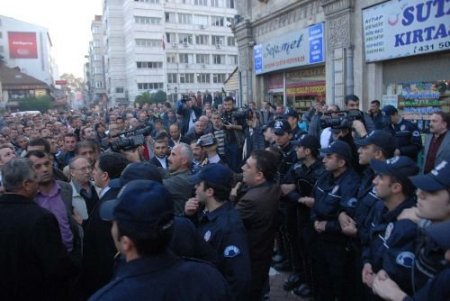 Belediye Ukome Kararından Geri Adım Atmayınca, Şoförler Yetkililer Protesto Etti