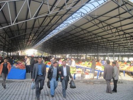 Belediye Yetkilileri Sabit Semt Pazarı Esnafını Ziyaret Etti