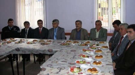 Belediyedeki Hırsızlık Zanlılarını Yakalayan Polisler Ödüllendirildi