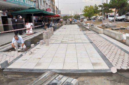 Belediyeden Ankara Caddesi üzerindeki sokaklarda özel kaldırım
