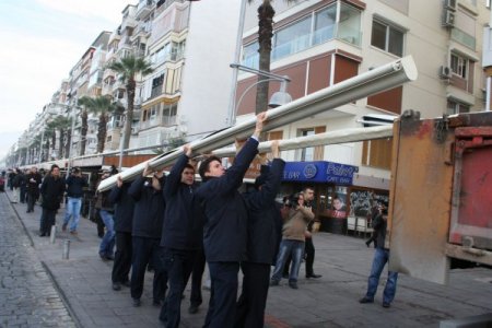 Belediyeden Kordonboyu'nda 'tek Tip Tente' Operasyonu