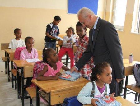 Belediye’den öğrencilere kırtasiye desteği