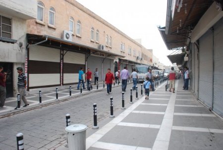 Belediye’nin güzergâh değişikliği esnafa kepenk kapattırdı