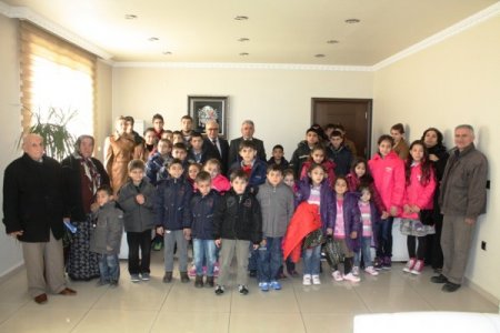 Belen Belediyesi’nden öğrencilere giyecek yardımı